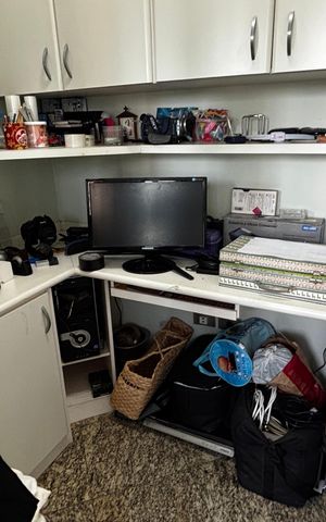 Apartamento à venda com 202m², 3 quartos e 5 vagas Escritório