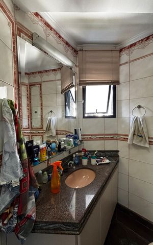 Apartamento à venda com 202m², 3 quartos e 5 vagasBanheiro da Suíte 2
