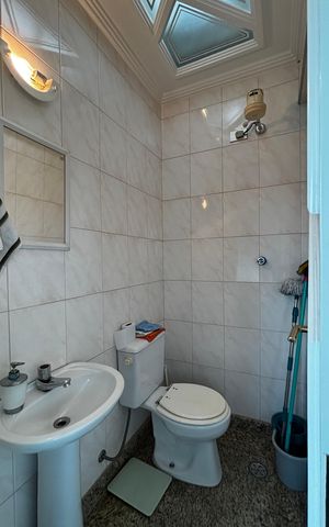 Apartamento à venda com 202m², 3 quartos e 5 vagasBanheiro de serviço