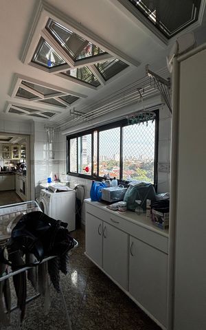 Apartamento à venda com 202m², 3 quartos e 5 vagasÁrea de Serviço
