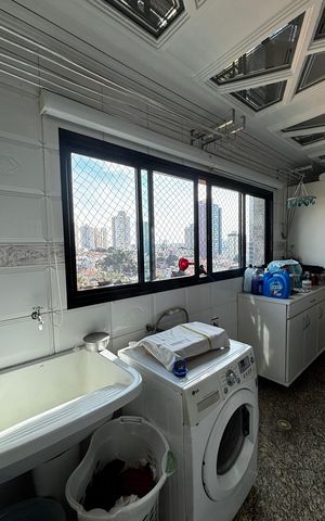 Apartamento à venda com 202m², 3 quartos e 5 vagasÁrea de Serviço