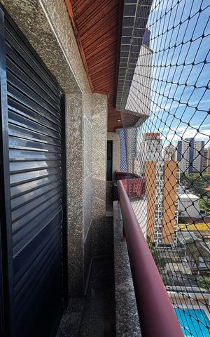 Apartamento à venda com 202m², 3 quartos e 5 vagasVaranda da Suíte 2