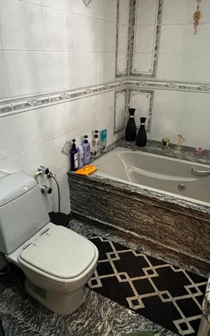 Apartamento à venda com 202m², 3 quartos e 5 vagasBanheiro da Suíte 1