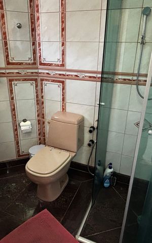 Apartamento à venda com 202m², 3 quartos e 5 vagasBanheiro da Suíte 2