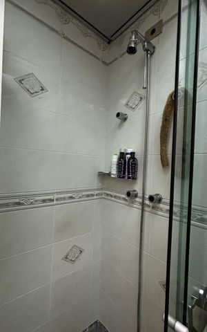 Apartamento à venda com 202m², 3 quartos e 5 vagasBanheiro da Suíte 1