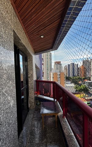 Apartamento à venda com 202m², 3 quartos e 5 vagasVaranda da Sala 