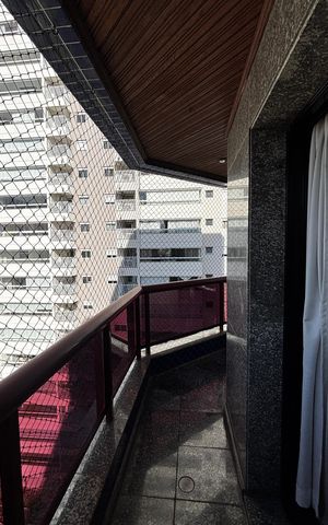 Apartamento à venda com 202m², 3 quartos e 5 vagasVaranda da Sala 