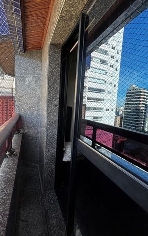 Apartamento à venda com 202m², 3 quartos e 5 vagasVaranda da Sala 2
