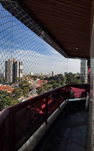 Apartamento à venda com 202m², 3 quartos e 5 vagasVaranda da Sala 