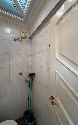 Apartamento à venda com 202m², 3 quartos e 5 vagasBanheiro de serviço