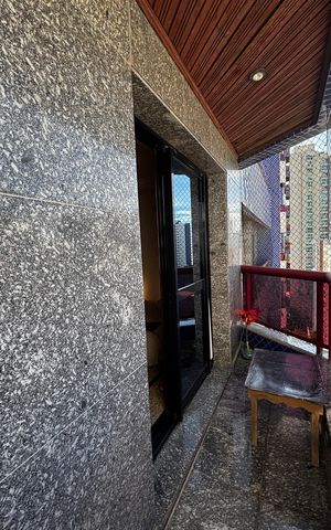 Apartamento à venda com 202m², 3 quartos e 5 vagasVaranda da Sala 