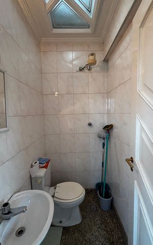 Apartamento à venda com 202m², 3 quartos e 5 vagasBanheiro de serviço
