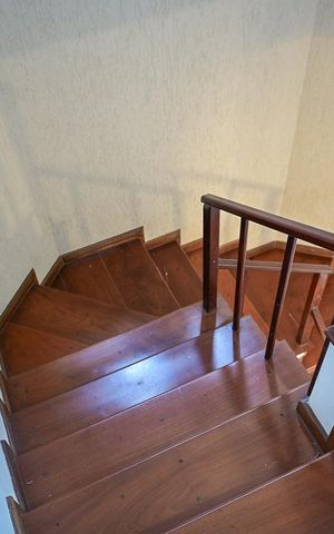 Casa de condomínio à venda com 394m², 4 quartos e 4 vagasEscada