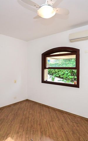 Casa de condomínio à venda com 394m², 4 quartos e 4 vagasSuíte 2