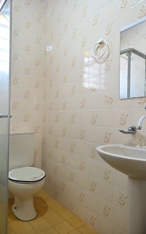 Casa para alugar com 280m², 3 quartos e 4 vagasBanheiro da Edícula