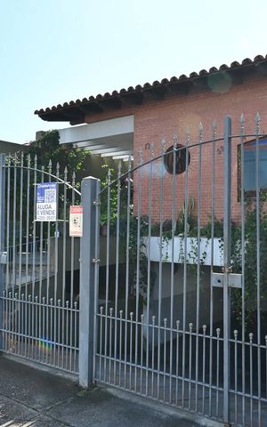 Casa para alugar com 280m², 3 quartos e 4 vagasFachada