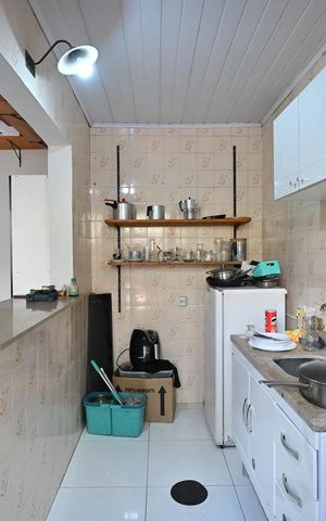 Casa para alugar com 280m², 3 quartos e 4 vagasCozinha da Edícula