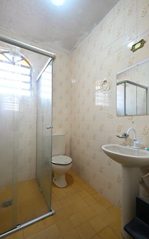 Casa para alugar com 280m², 3 quartos e 4 vagasBanheiro da Edícula