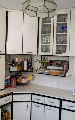Casa à venda com 100m², 3 quartos e 2 vagas Casa à venda com 100m², 3 quartos e 2 vagasCozinha