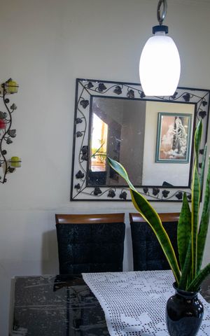 Casa à venda com 100m², 3 quartos e 2 vagas Casa à venda com 100m², 3 quartos e 2 vagasSala
