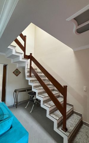 Casa à venda com 128m², 3 quartos e 2 vagasSala