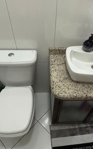 Casa à venda com 128m², 3 quartos e 2 vagasLavabo