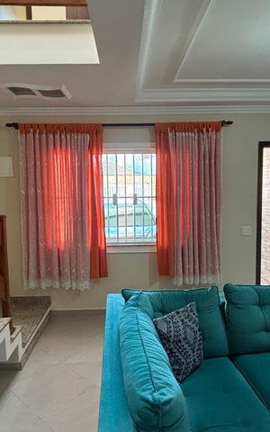 Casa à venda com 128m², 3 quartos e 2 vagasSala