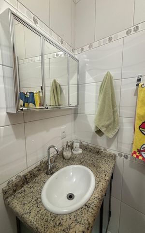 Casa à venda com 128m², 3 quartos e 2 vagasBanheiro
