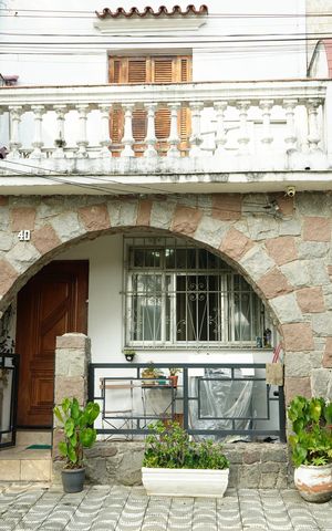 Casa para alugar com 105m², 3 quartos e 2 vagasFachada