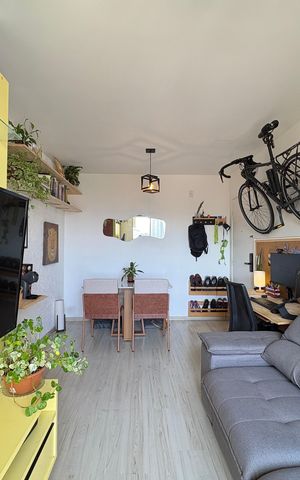 Apartamento à venda com 50m², 2 quartos e 1 vaga Apartamento à venda com 50m², 2 quartos e 1 vagaSala