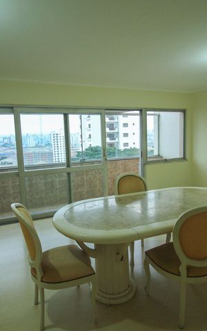 Apartamento para alugar com 132m², 3 quartos e 1 vaga