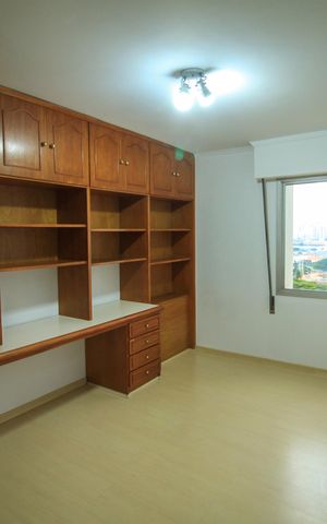 Apartamento para alugar com 132m², 3 quartos e 1 vaga