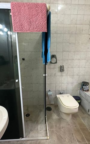 Casa de condomínio à venda com 4203m², 5 quartos e 16 vagas Casa de condomínio à venda com 4203m², 5 quartos e 16 vagasBanheiro da Suíte