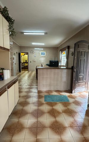 Casa de condomínio à venda com 4203m², 5 quartos e 16 vagas Casa de condomínio à venda com 4203m², 5 quartos e 16 vagasCozinha