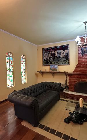 Casa de condomínio à venda com 4203m², 5 quartos e 16 vagas Casa de condomínio à venda com 4203m², 5 quartos e 16 vagasSala