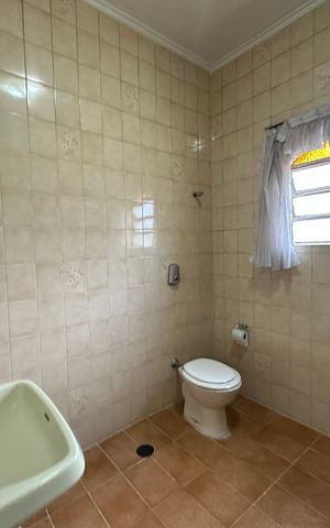 Casa de condomínio à venda com 4203m², 5 quartos e 16 vagas Casa de condomínio à venda com 4203m², 5 quartos e 16 vagasBanheiro 1