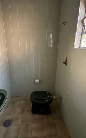 Casa de condomínio à venda com 4203m², 5 quartos e 16 vagas Casa de condomínio à venda com 4203m², 5 quartos e 16 vagasBanheiro Social