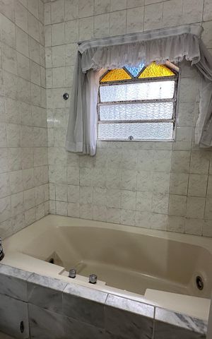 Casa de condomínio à venda com 4203m², 5 quartos e 16 vagas Casa de condomínio à venda com 4203m², 5 quartos e 16 vagasSuíte