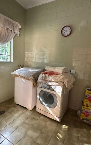 Casa de condomínio à venda com 4203m², 5 quartos e 16 vagas Casa de condomínio à venda com 4203m², 5 quartos e 16 vagasÁrea de Serviço