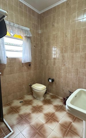 Casa de condomínio à venda com 4203m², 5 quartos e 16 vagas Casa de condomínio à venda com 4203m², 5 quartos e 16 vagasBanheiro 2