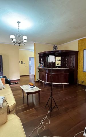 Casa de condomínio à venda com 4203m², 5 quartos e 16 vagas Casa de condomínio à venda com 4203m², 5 quartos e 16 vagasSala