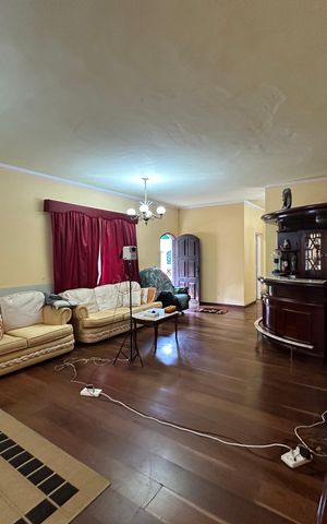 Casa de condomínio à venda com 4203m², 5 quartos e 16 vagas Casa de condomínio à venda com 4203m², 5 quartos e 16 vagasSala