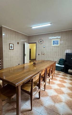 Casa de condomínio à venda com 4203m², 5 quartos e 16 vagas Casa de condomínio à venda com 4203m², 5 quartos e 16 vagasCozinha