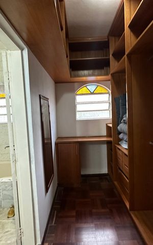 Casa de condomínio à venda com 4203m², 5 quartos e 16 vagas Casa de condomínio à venda com 4203m², 5 quartos e 16 vagasCloset da suíte
