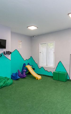 Casa de condomínio à venda com 100m², 3 quartos e 2 vagasÁrea comum - Brinquedoteca