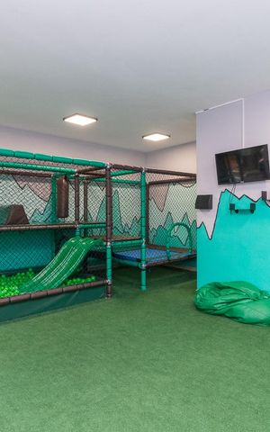 Casa de condomínio à venda com 100m², 3 quartos e 2 vagasÁrea comum - Brinquedoteca
