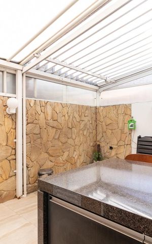 Casa de condomínio à venda com 100m², 3 quartos e 2 vagas Casa de condomínio à venda com 100m², 3 quartos e 2 vagasÁrea gourmet