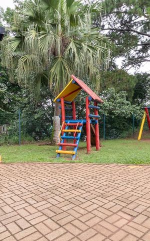 Casa de condomínio à venda com 100m², 3 quartos e 2 vagasÁrea comum - Playground