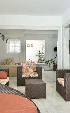 Apartamento à venda com 178m², 2 quartos e 1 vaga Apartamento à venda com 178m², 2 quartos e 1 vagaSala