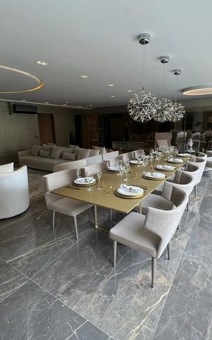 Apartamento à venda com 234m², 4 quartos e 3 vagas Apartamento à venda com 234m², 4 quartos e 3 vagasSala de jantar